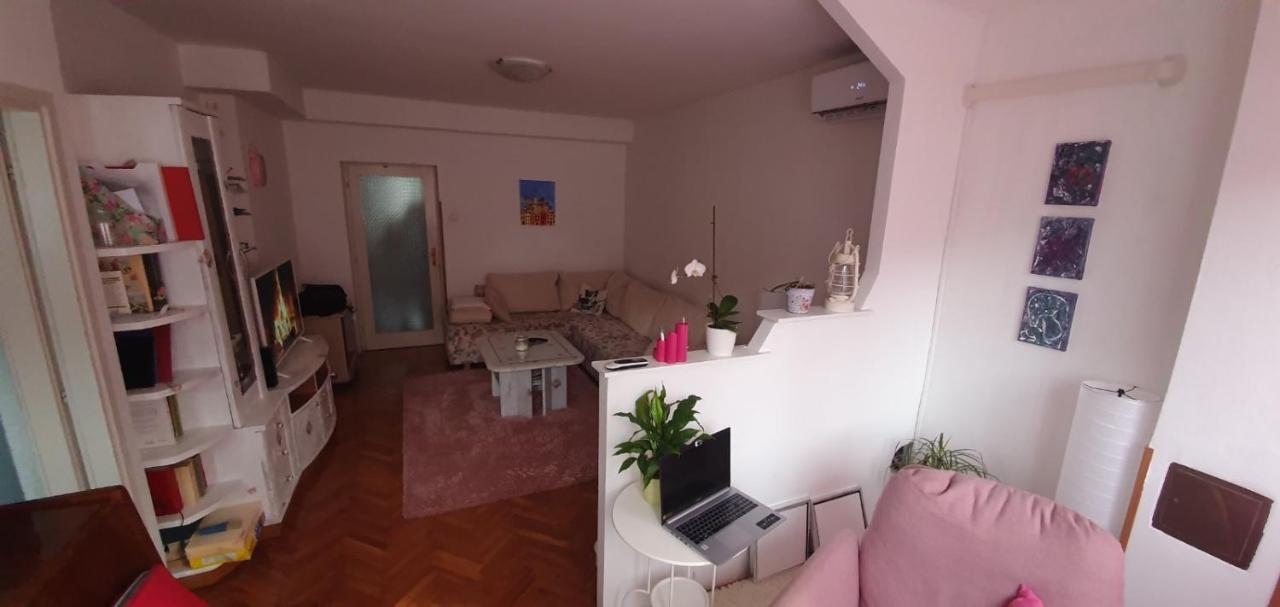 Apartamento Daisy Pula Exterior foto