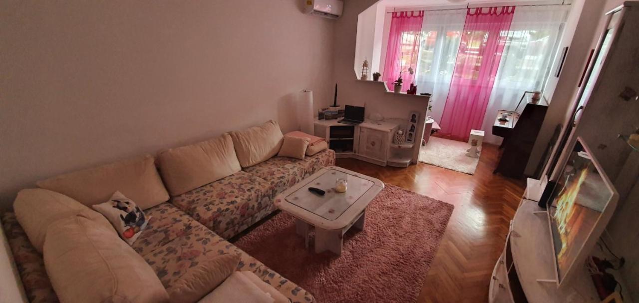 Apartamento Daisy Pula Exterior foto