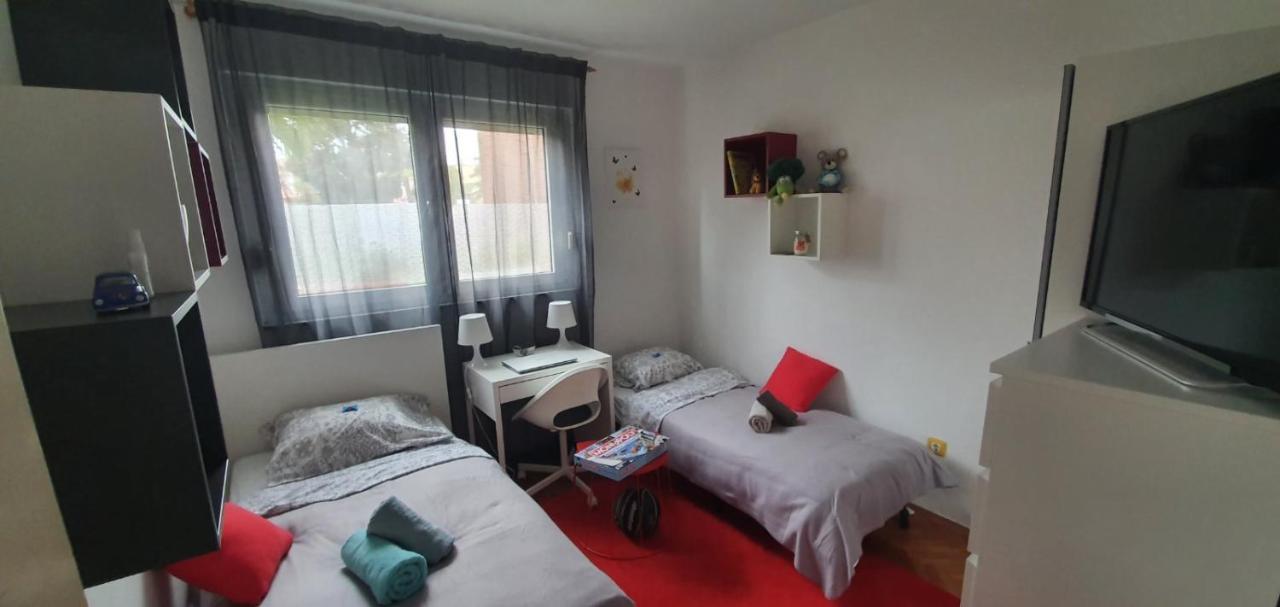 Apartamento Daisy Pula Exterior foto